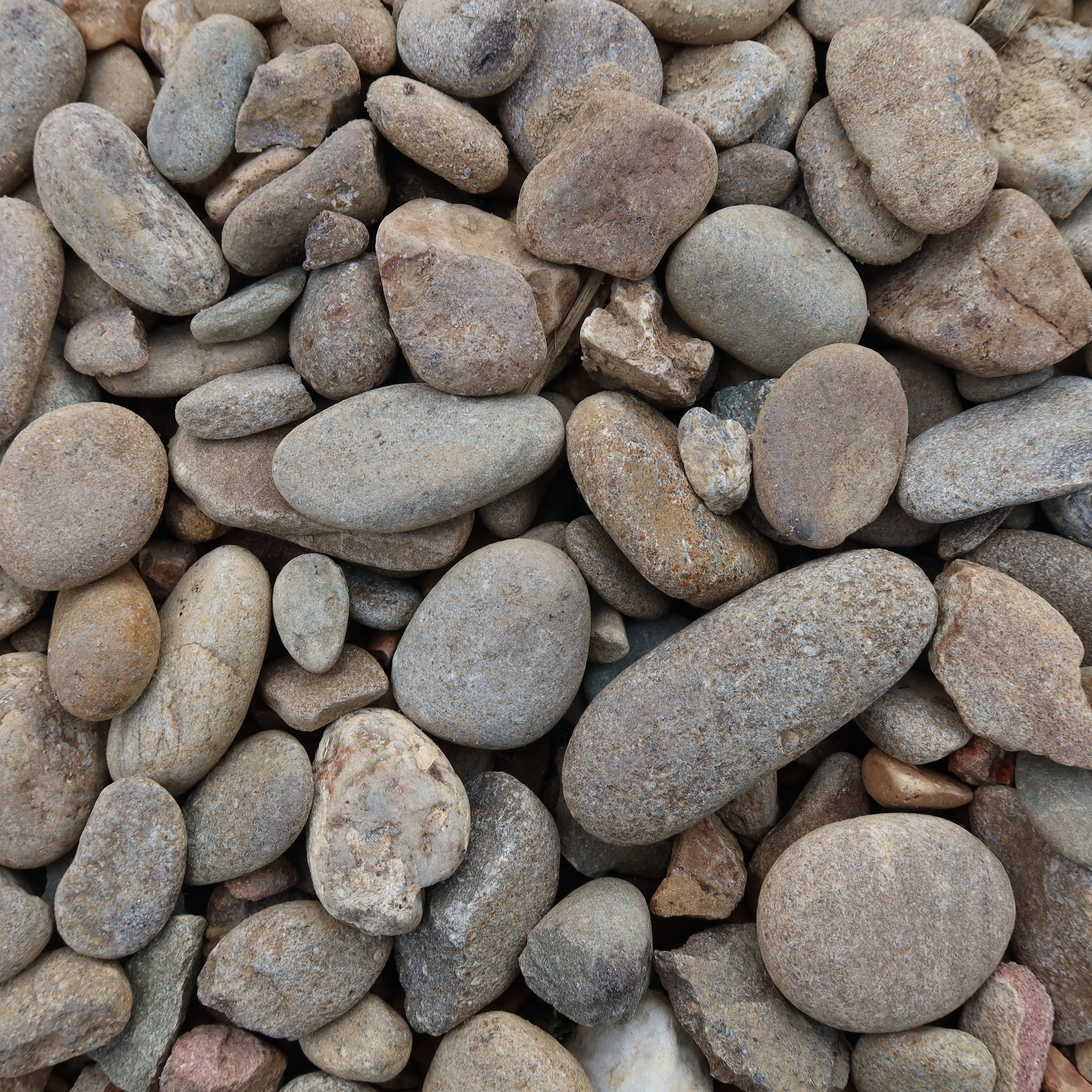 Tennessee Brown River Rock Smooth Medium